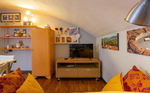 La Rondine (Luu280): Property, Furniture, Picture Frame, Cabinetry, Comfort, Orange, Wood, Interior Design, Home Appliance, Lighting