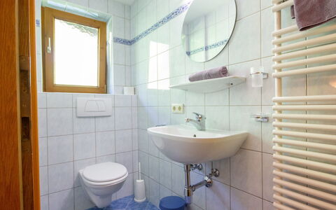 Fügen 450: Bathroom, Room, Property, Purple, Tile, Interior Design, Plumbing Fixture, Architecture, Tap, Wall
