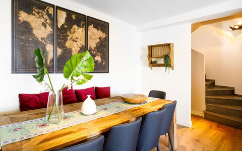 Creativo: Room, Interior Design, Dining Room, Property, Furniture, Building, Table, Ceiling, Wall, Floor