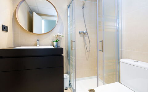 Creativo: Bathroom, Room, Property, Interior Design, Plumbing Fixture, Tap, Architecture, Tile, Door, Shower Door
