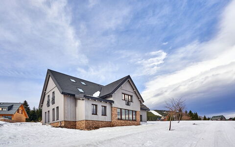 Na Pomezkách: Snow, Property, Sky, Winter, House, Home, Building, Cloud, Architecture, Rural Area