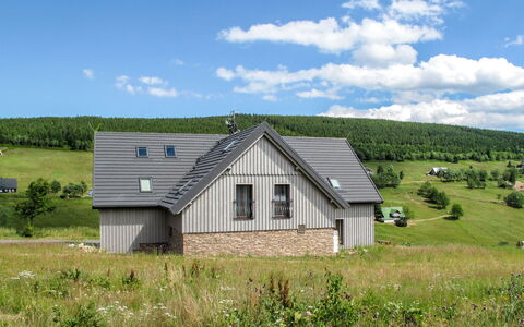 Na Pomezkách: Property, House, Land Lot, Home, Rural Area, Farmhouse, Cottage, Grassland, Farm, Grass