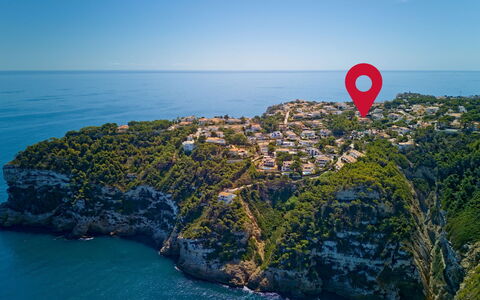 Villa Bellevue: Water, Sky, Azure, Natural Landscape, Coastal And Oceanic Landforms, Horizon, Landscape, Headland, Shore