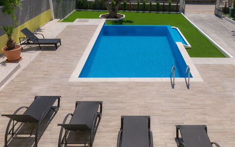Evelina: Swimming Pool, Sunlounger, Outdoor Furniture, Property, Furniture, Grass, Leisure, Rectangle, Real Estate, Chair