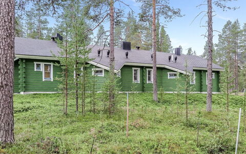 Ylläsmukka a 3: Balcony, Apartment, Shade, Glass, Condominium, Handrail, Porch, Daylighting, Deck, Outdoor Furniture