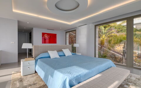 Emma on the Roc: Bedroom, Room, Furniture, Property, Bed, Ceiling, Interior Design, Bedding, Bed Sheet, Building