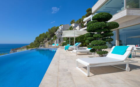 Emma on the Roc: Property, Swimming Pool, Real Estate, Building, Vacation, House, Resort, Azure, Villa, Architecture