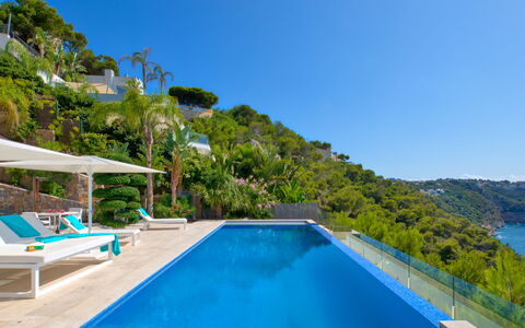 Emma on the Roc: Water, Sky, Plant, Swimming Pool, Seaside Resort, Blue, Shade, Tree, Outdoor Furniture, Building