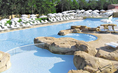 Fayence 643: Water, Water Resources, Azure, Plant, Tree, Natural Landscape, Swimming Pool, Coastal And Oceanic Landforms, Leisure, Landscape