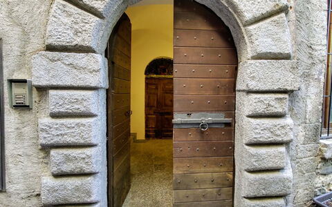 Relax: Building, Door, Brick, Wood, Brickwork, House, Facade, Stone Wall, Home Door