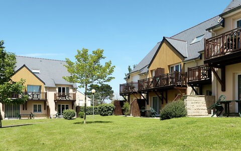 Saint Briac 651: Property, Home, Residential Area, House, Building, Real Estate, Estate, Neighbourhood, Town, Architecture