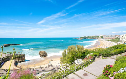 Biarritz 604: Sky, Cloud, Plant, Water, Blue, Coastal And Oceanic Landforms, Tree, Beach, Landscape, Leisure