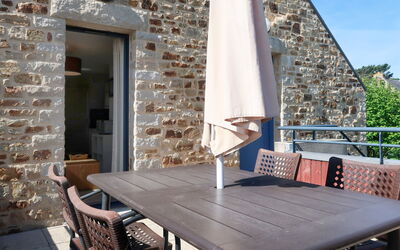 Accommodation:&nbsp;Les Hauts de la Houle 24 648.1