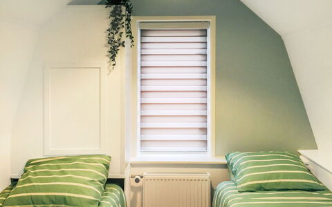 Brouwershaven: Green, Room, Window Covering, Furniture, Property, Interior Design, Wall, Window Treatment, Bedroom, Bed