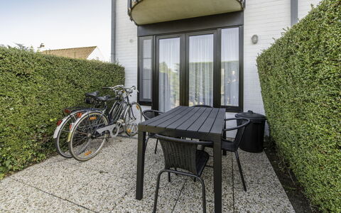De Haan 230: Property, Green, Architecture, Table, House, Real Estate, Furniture, Building, Grass, Tree
