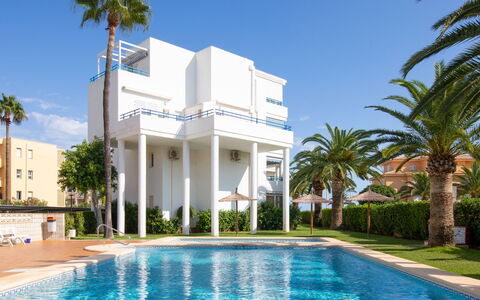La Senia: Water, Plant, Property, Sky, Building, Blue, Tree, Azure, Swimming Pool, Body Of Water