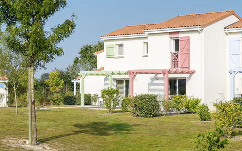 Talmont Saint Hilaire 651: House, Property, Home, Residential Area, Building, Real Estate, Neighbourhood, Land Lot, Architecture, Tree