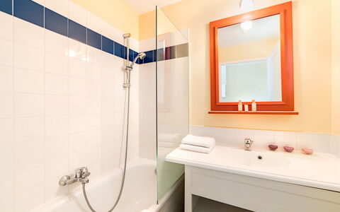 Accommodation:&nbsp;L'Estran (25) 649.4
