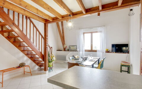 Emeuraude: Property, Furniture, Table, Sink, Countertop, Cabinetry, Kitchen Sink, Wood, Interior Design, Tap