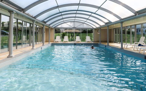 Crozon-Morgat 642: Water, Property, Plant, Swimming Pool, Azure, Sky, Building, Leisure, Shade, Recreation