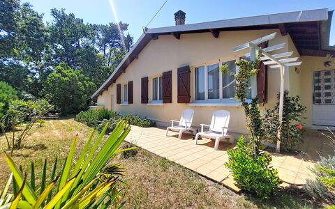 Les Hirondelles: House, Residential Area, Cottage, Home, Estate, Shade, Garden, Farmhouse, Backyard, Yard