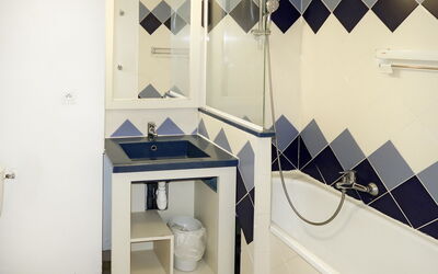 Accommodation:&nbsp;Catalana 649.1