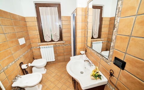 I Gigli di Montefiascone: Flooring, Floor, Interior Design, Room, Plumbing Fixture, Sink, Door, Tap, Plumbing, Wood Stain