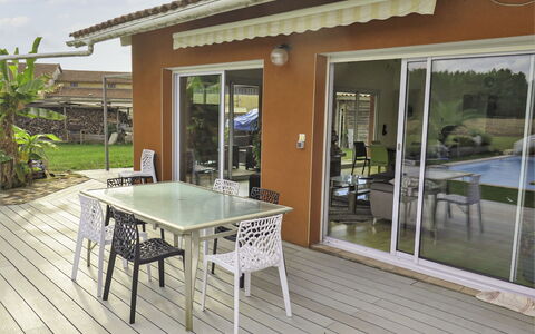 Maroye: Furniture, Table, Property, Building, Chair, Plant, Outdoor Furniture, Shade, Outdoor Table, Interior Design