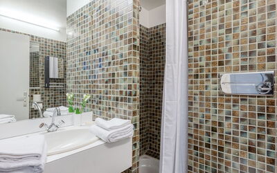 Accommodation:&nbsp;Le Britannia 122.3