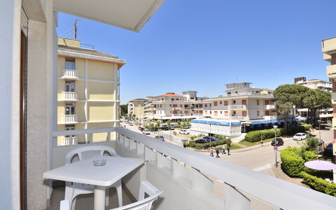 Bibione 703: Sky, Daytime, Property, Plant, Building, Architecture, Shade, Urban Design, Condominium, Real Estate