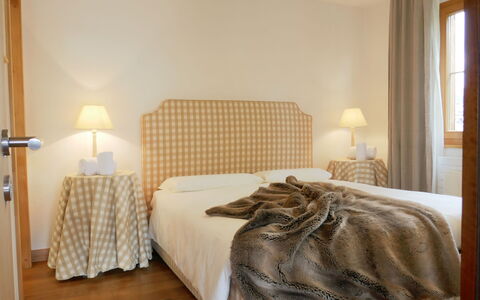 Samedan 7: Bedroom, Bed, Furniture, Room, Bed Sheet, Bedding, Bed Frame, Interior Design, Property, Curtain