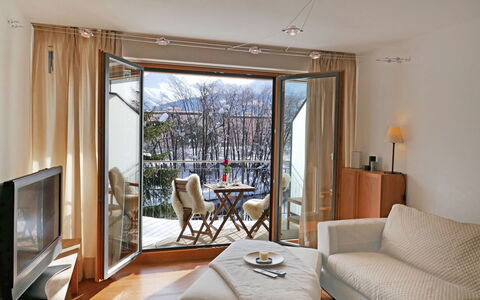 Samedan 7: Room, Property, Furniture, Interior Design, Building, Living Room, House, Real Estate, Floor, Home