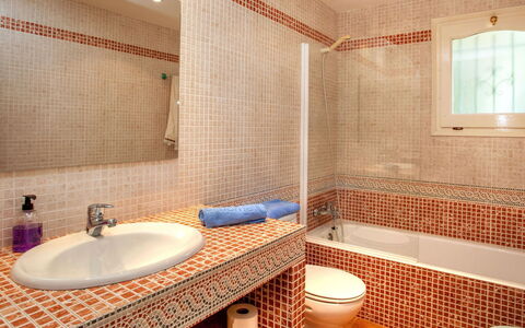 Gloria: Bathroom, Room, Property, Tile, Interior Design, Real Estate, Wall, Architecture, Floor, House