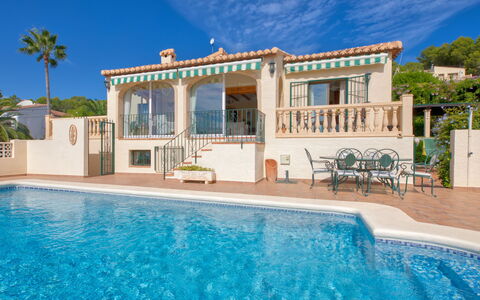 Isabelle: Property, Swimming Pool, Building, House, Real Estate, Home, Estate, Villa, Architecture, Mansion