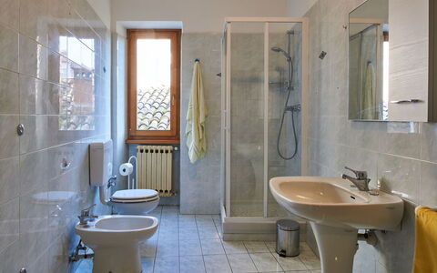 Charlie: Mirror, Sink, Plumbing Fixture, Tap, Property, Photograph, Bathroom Sink, Building, Bathroom, Purple