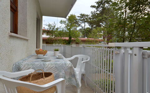 Lignano Pineta 642: Property, Furniture, Plant, Building, Chair, Wood, Tree, Outdoor Furniture, Table, House