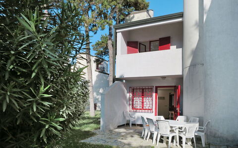 Lignano Sabbiadoro 642: Plant, Sky, Property, Building, Window, Chair, Tree, Shade, Real Estate, Facade