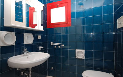 Accommodation:&nbsp;Holiday Village 642.2