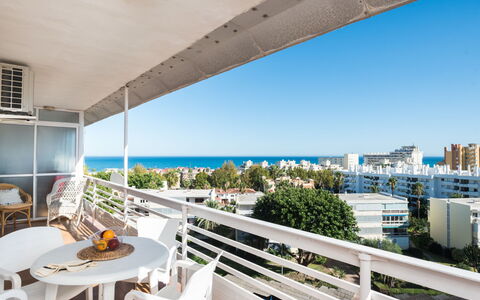Torremolinos 27: Property, Building, Real Estate, Apartment, Balcony, House, Architecture, Room, Sky, Interior Design