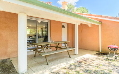 Accommodation:&nbsp;La Lette Ii Albizzias 648.2
