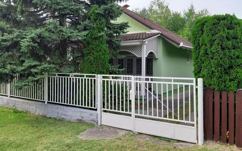 Szabo: Plant, Property, Sky, Building, Fence, Tree, House, Wood, Architecture, Cottage