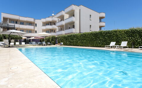 Marsala 120: Water, Sky, Building, Property, Plant, Swimming Pool, Azure, Window, House, Tree
