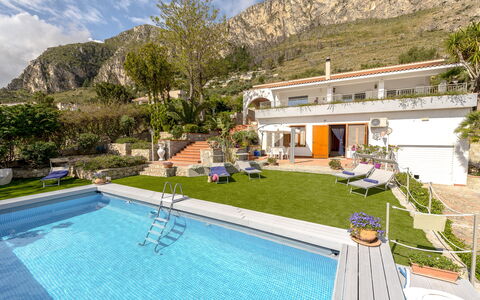 Villa Di Sofia: Swimming Pool, Property, Building, House, Real Estate, Estate, Resort, Villa, Leisure, Apartment