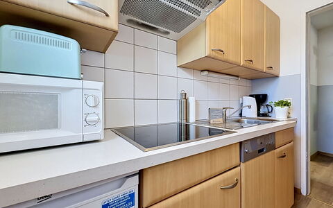 Zell am See 678: Kitchen, Kitchen Appliance, Major Appliance, Flooring, Interior Design, Wood, Floor, Countertop, Room, Furniture