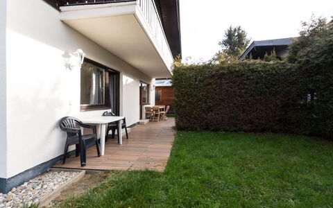 Zell am See 678: Plant, Building, Table, Tree, Land Lot, Residential Area, Grass, Real Estate, Shade, Facade