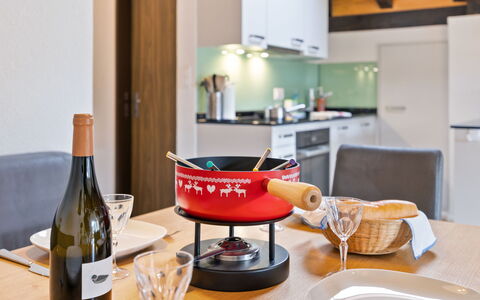 Grächen 110: Table, Tableware, Furniture, Bottle, Drinkware, Food, Wine, Cabinetry, Barware, Interior Design