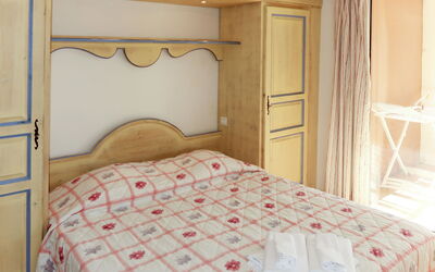 Accommodation:&nbsp;Port Marine 24 688.1