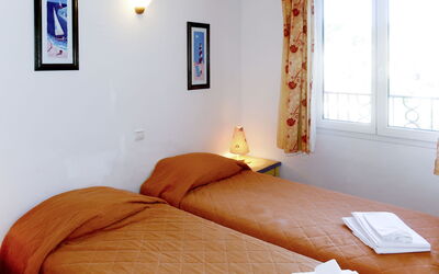 Accommodation:&nbsp;Port Marine 36 688.3