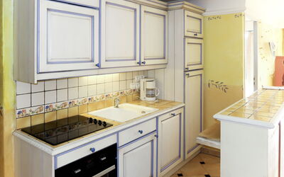 Accommodation:&nbsp;Port Marine 36 688.3