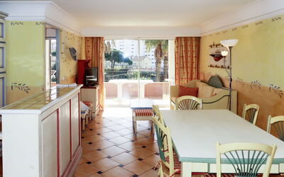 Accommodation:&nbsp;Port Marine 36 688.3